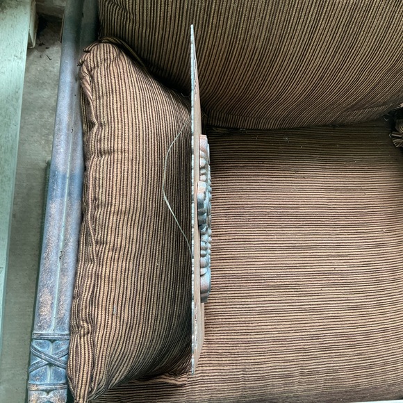 SOLID IRON DISTRESSED CROSS WALL DECOR - Picture 4 of 4